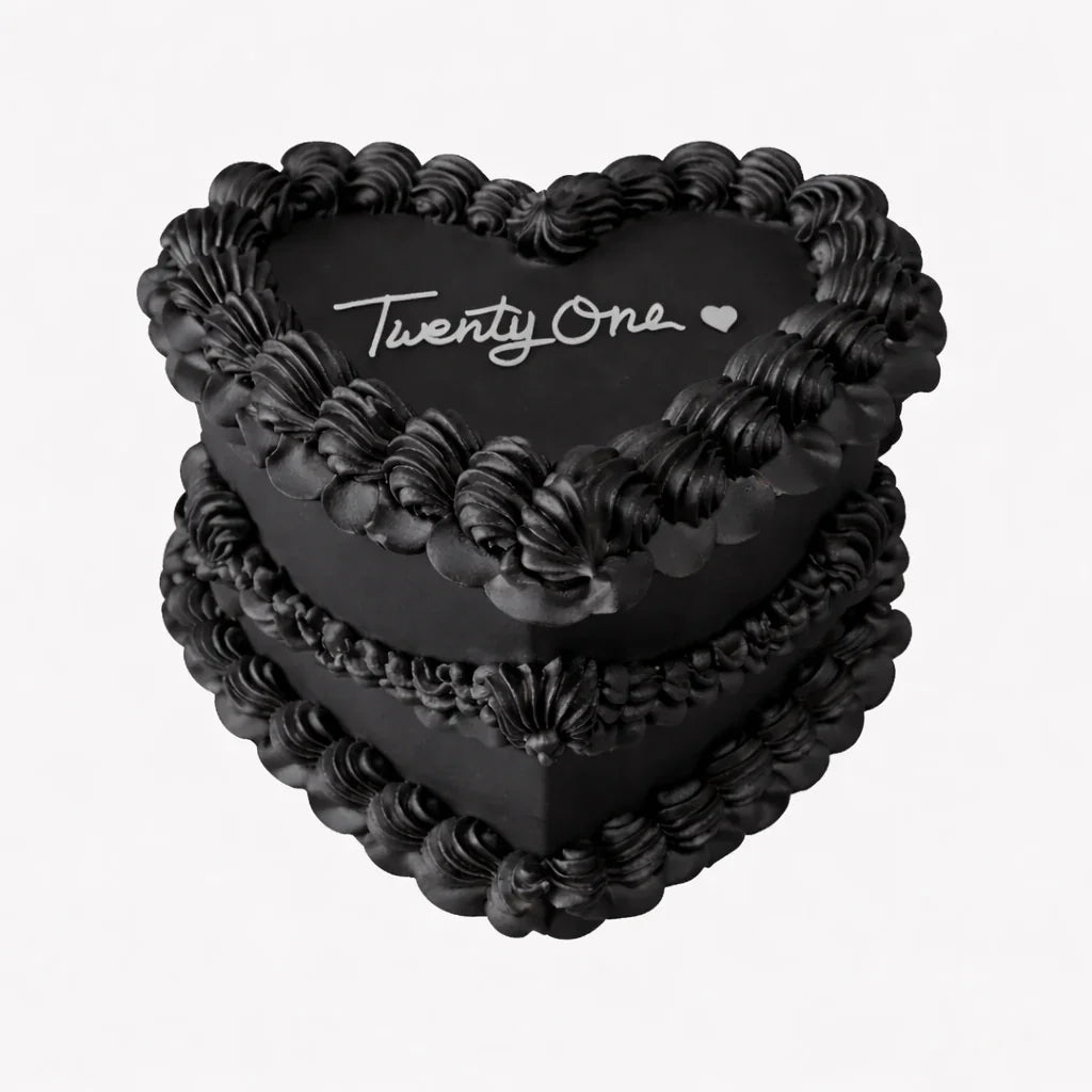 HEART VINTAGE CAKE (Custom).