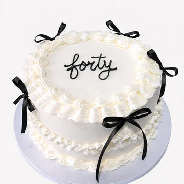 ROUND VINTAGE CAKE (Custom).